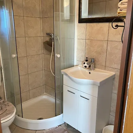 アパート Need プーラ