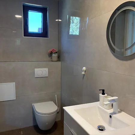 All You Need Holiday Apartman *
